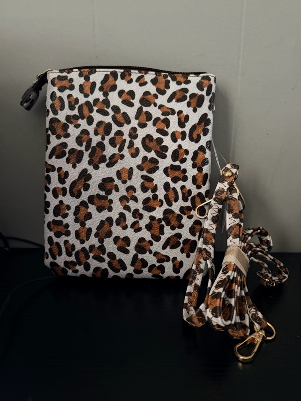 Leopard Print Crossbody Pouch - White/Brown